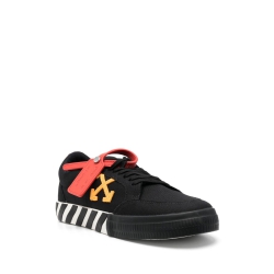 Sneakers di lusso da uomo - Sneakers in tela vulcanizzata Off-White in  camoscio nero